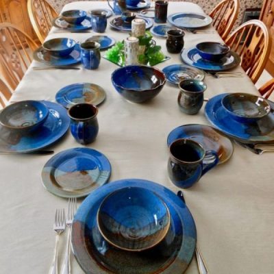 Blue and brown dinnerware set - Cisco
