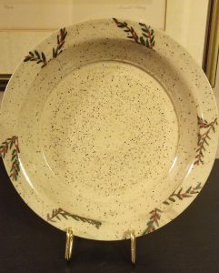 speckled bowl with rim decoration - Reed
