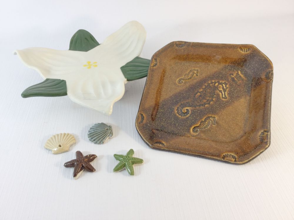 Trillium plate, square tray and pendant examples for Class B