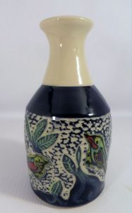 Vase carved with dragonflies and flowers - Cathy Allen